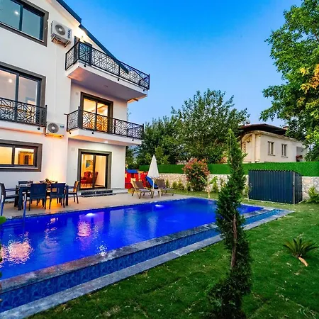 فيلة Kemer 1 *